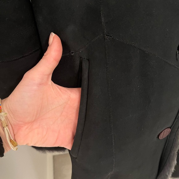 Luxurious Hooded Shearling -Genuine Vintage - Picture 10 of 16